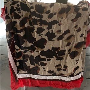 Burberry scarf: light weight